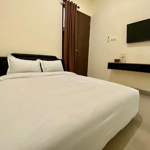 Kamar double standard